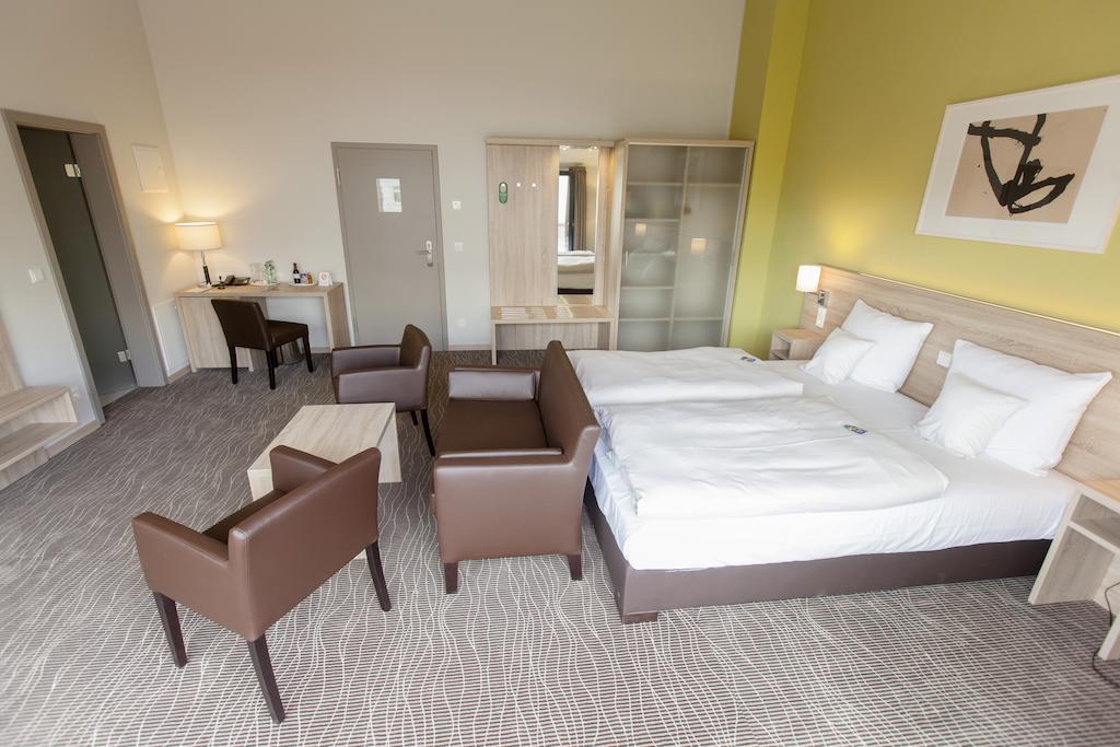 Hotel Hafenresidenz شترالسوند الغرفة الصورة